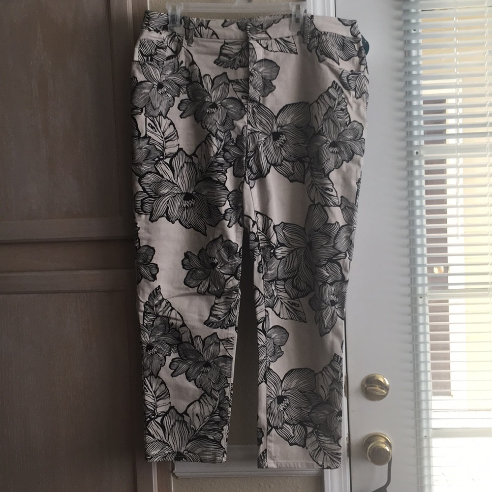 Chico’s Girlfriend so slimming ankle